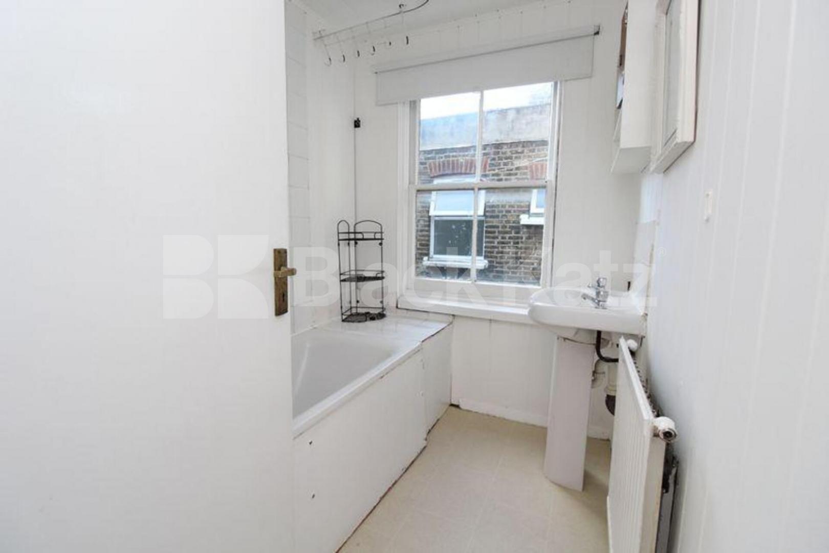  Spacious three-bedroom apartment offers well-proportioned living throughout Willoughby Road, Turnpike Lane 