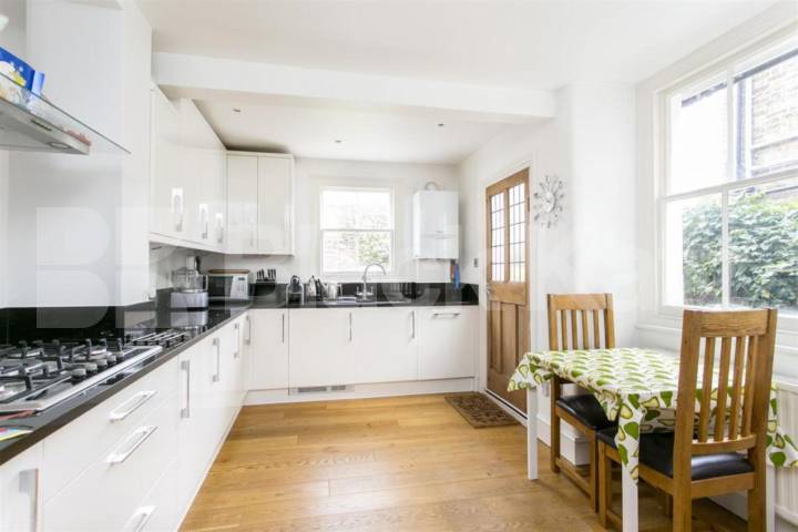 Spacious Four Bedroom Home with Private Garden on Windus Road Windus Road, Stoke Newington
