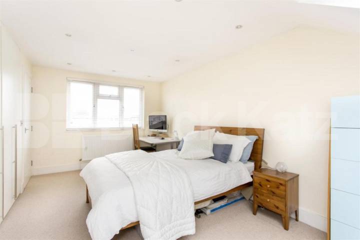 Spacious Four Bedroom Home with Private Garden on Windus Road Windus Road, Stoke Newington