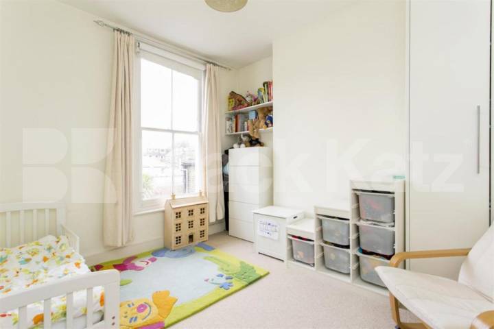 Spacious Four Bedroom Home with Private Garden on Windus Road Windus Road, Stoke Newington