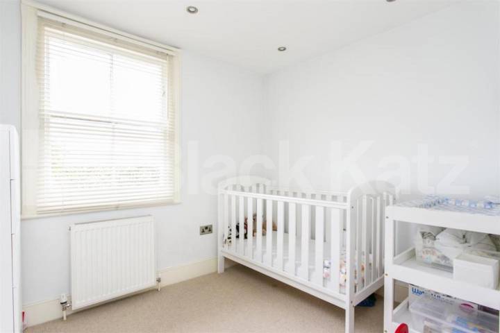 Spacious Four Bedroom Home with Private Garden on Windus Road Windus Road, Stoke Newington