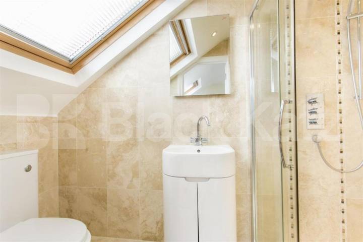 Spacious Four Bedroom Home with Private Garden on Windus Road Windus Road, Stoke Newington