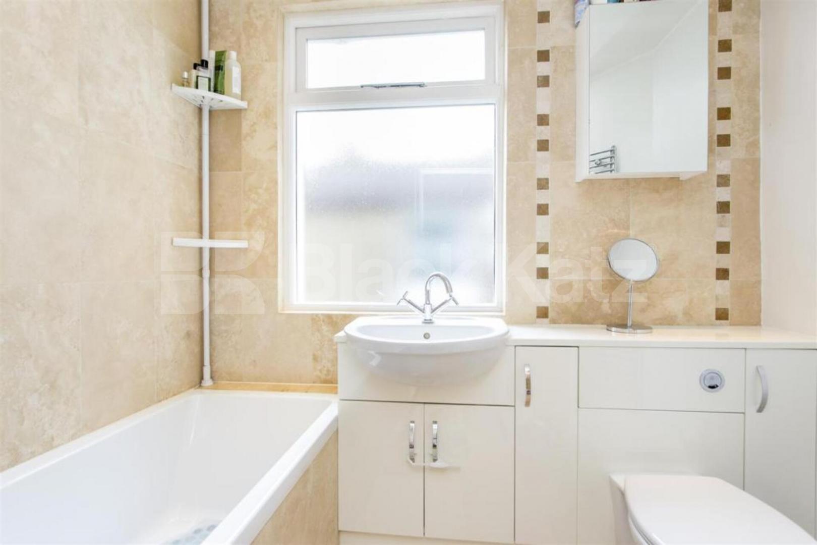 Spacious Four Bedroom Home with Private Garden on Windus Road Windus Road, Stoke Newington