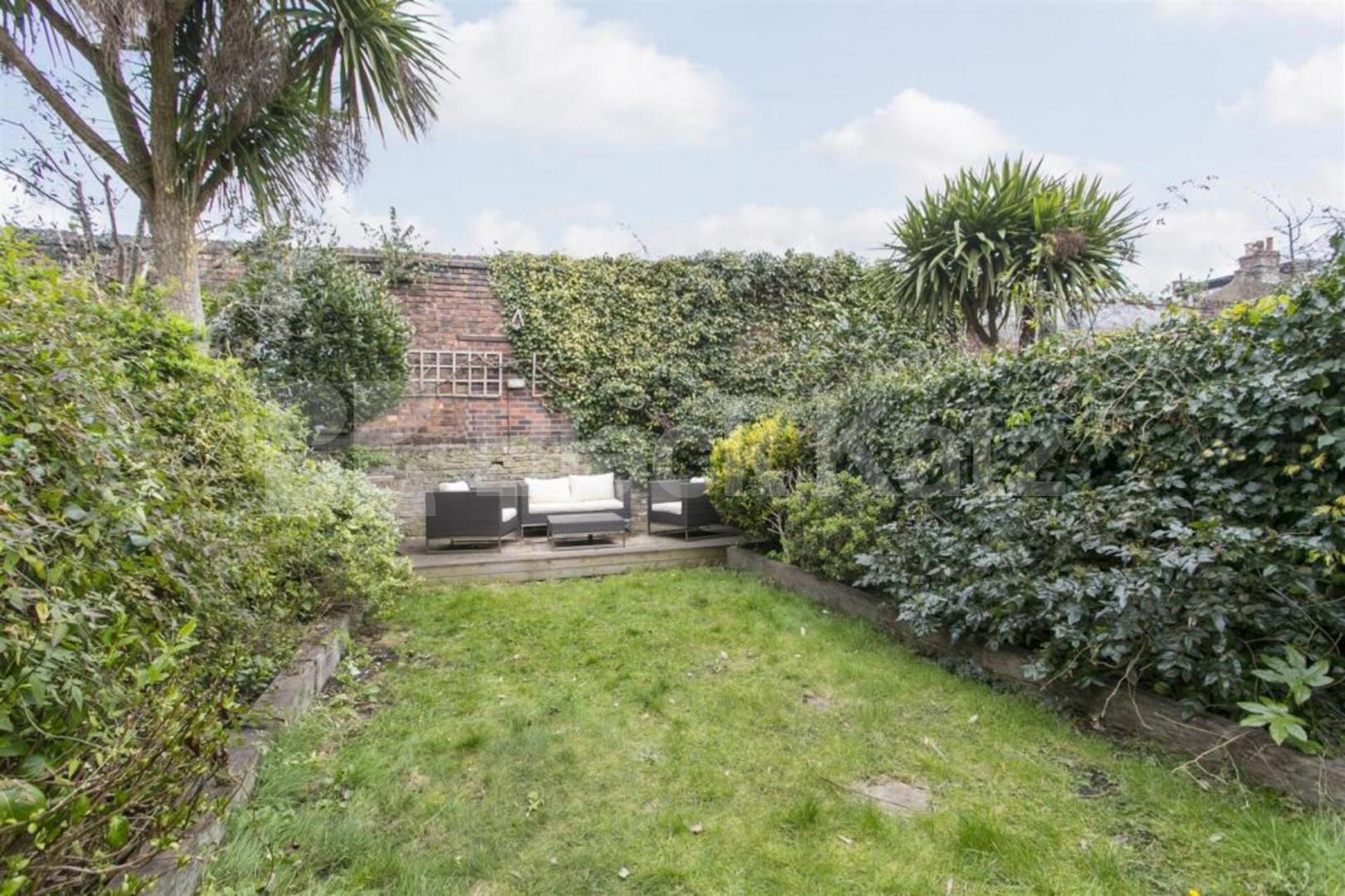 Spacious Four Bedroom Home with Private Garden on Windus Road Windus Road, Stoke Newington