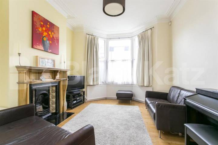 Spacious Four Bedroom Home with Private Garden on Windus Road Windus Road, Stoke Newington