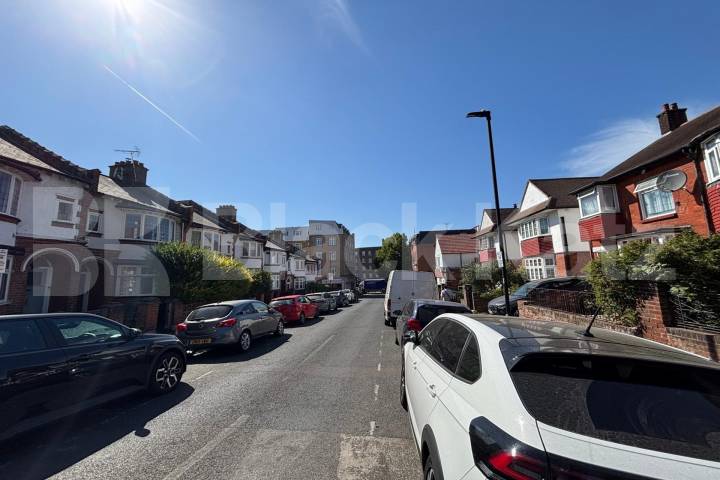 Duplex period conversion offering 860 Sq.Ft. of living & entertaining space Wyatt Park Road, Streatham Hill