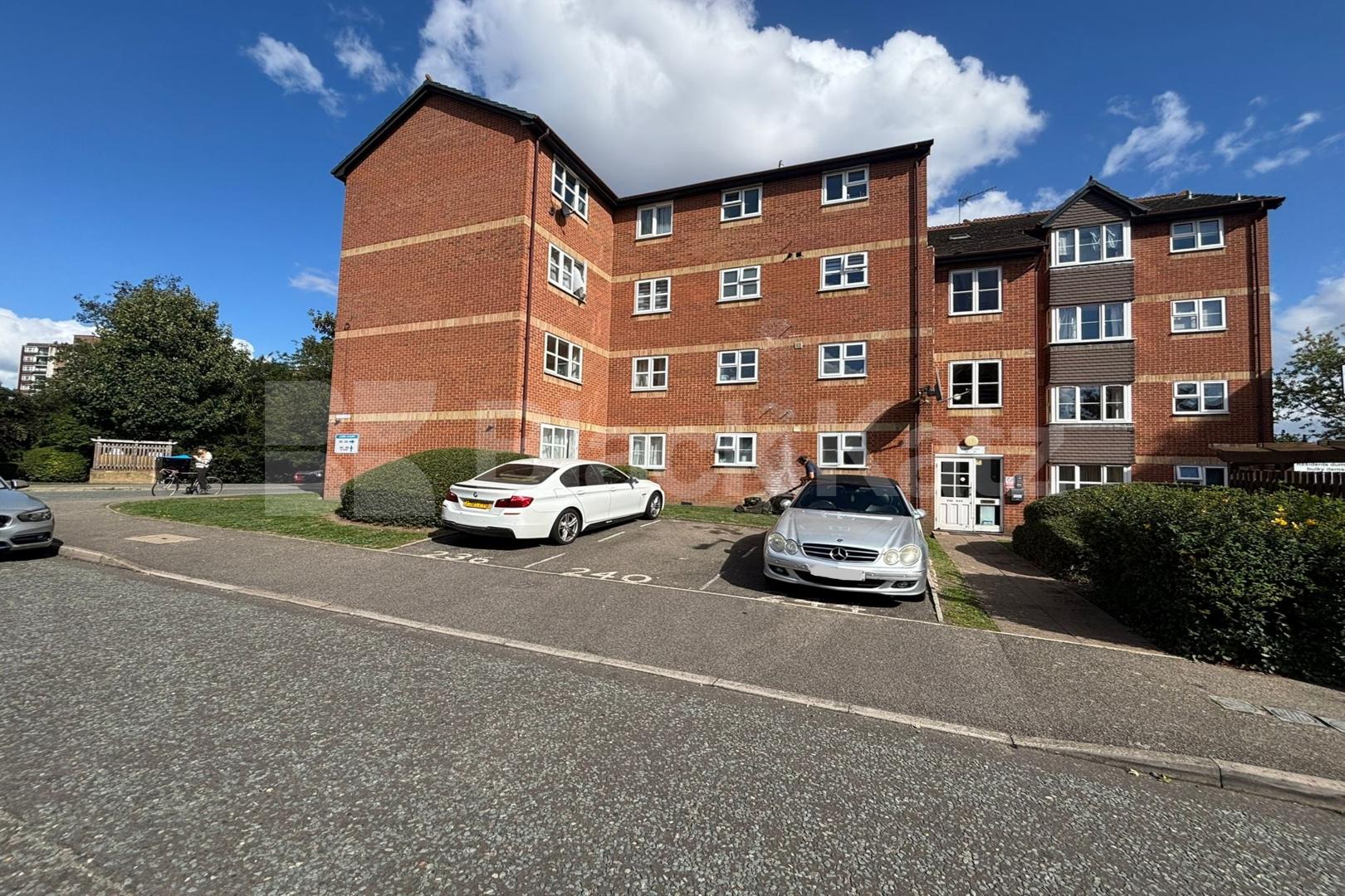 Generous bright & airy double studio Lewis Court Stubbs Drive, Bermondsey