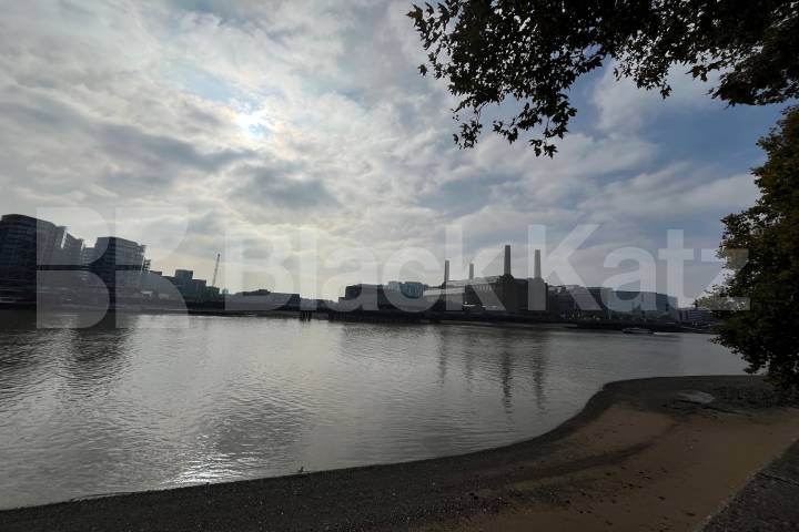 Duplex apartment includes heating & hotwater Churchill Gardens, Pimlico