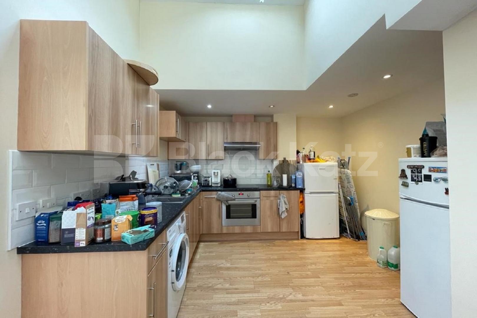 Flooded with natural light with 1050 Sq.,Ft of living & entertaining space Walworth Road, Elephant and Castle