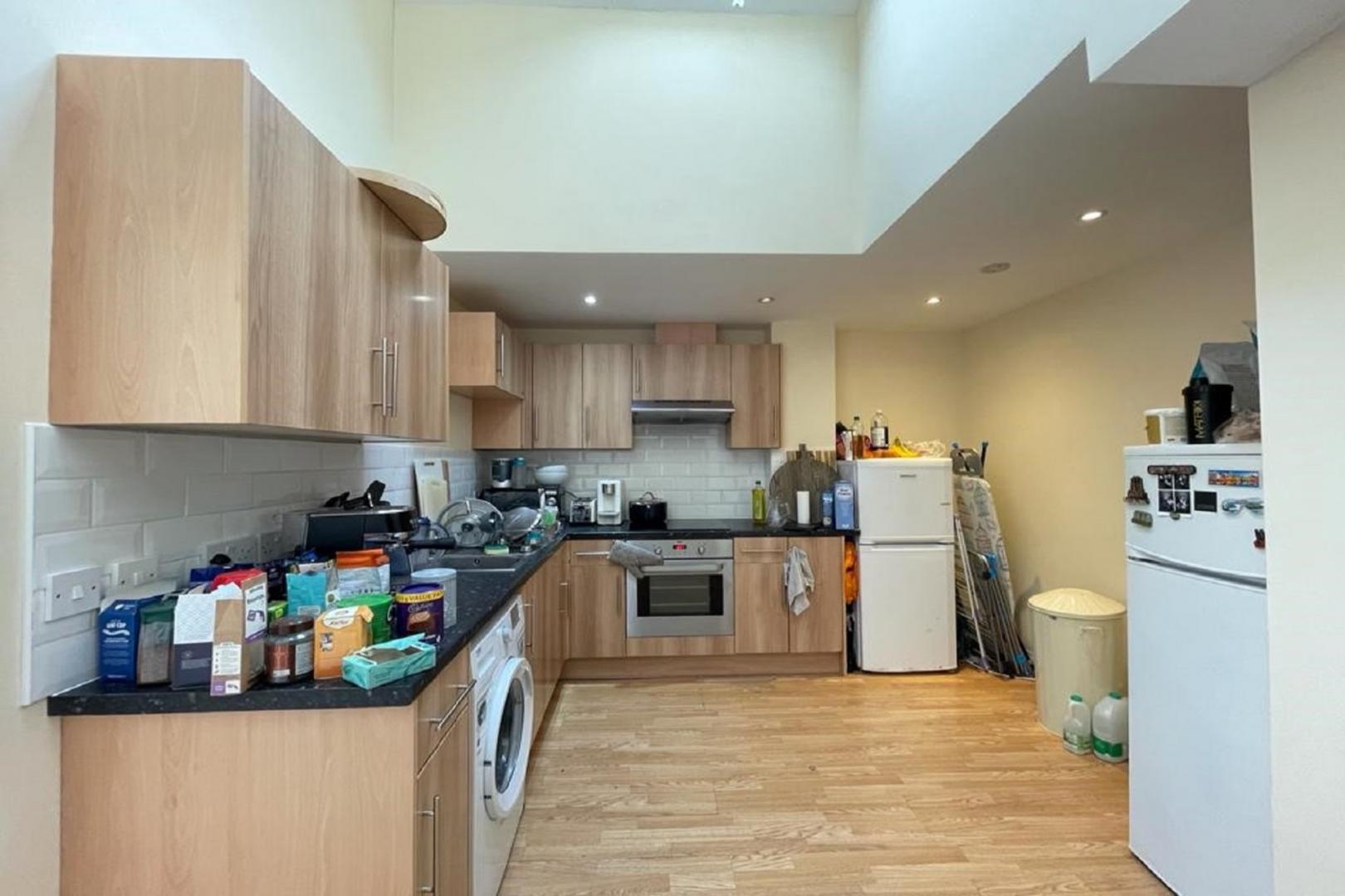 Flooded with natural light with 1050 Sq.,Ft of living & entertaining space Walworth Road, Elephant and Castle