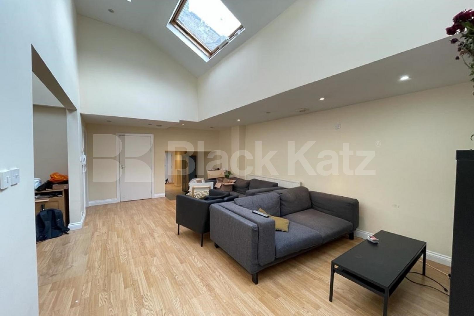 Flooded with natural light with 1050 Sq.,Ft of living & entertaining space Walworth Road, Elephant and Castle