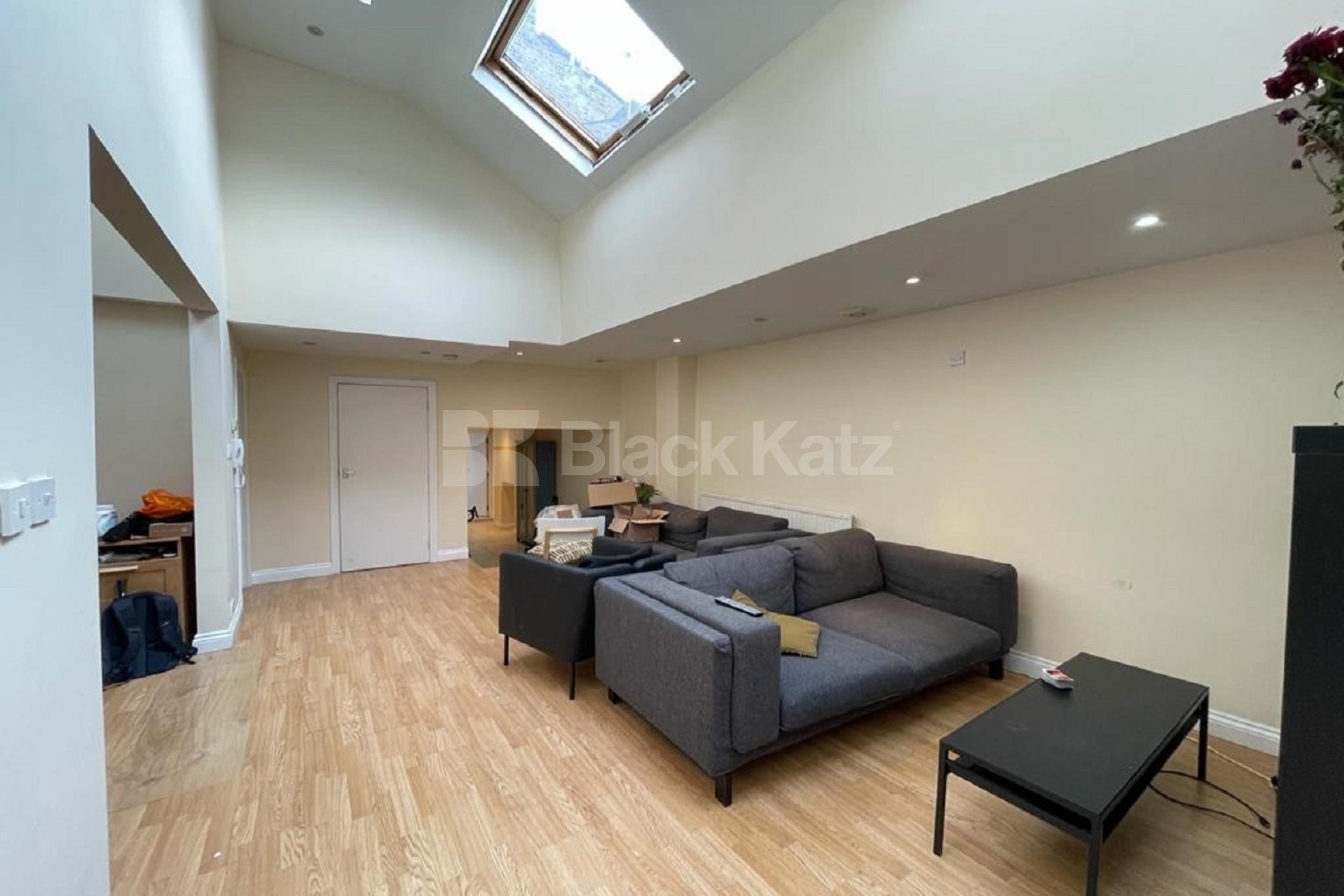 Flooded with natural light with 1050 Sq.,Ft of living & entertaining space Walworth Road, Elephant and Castle SE17