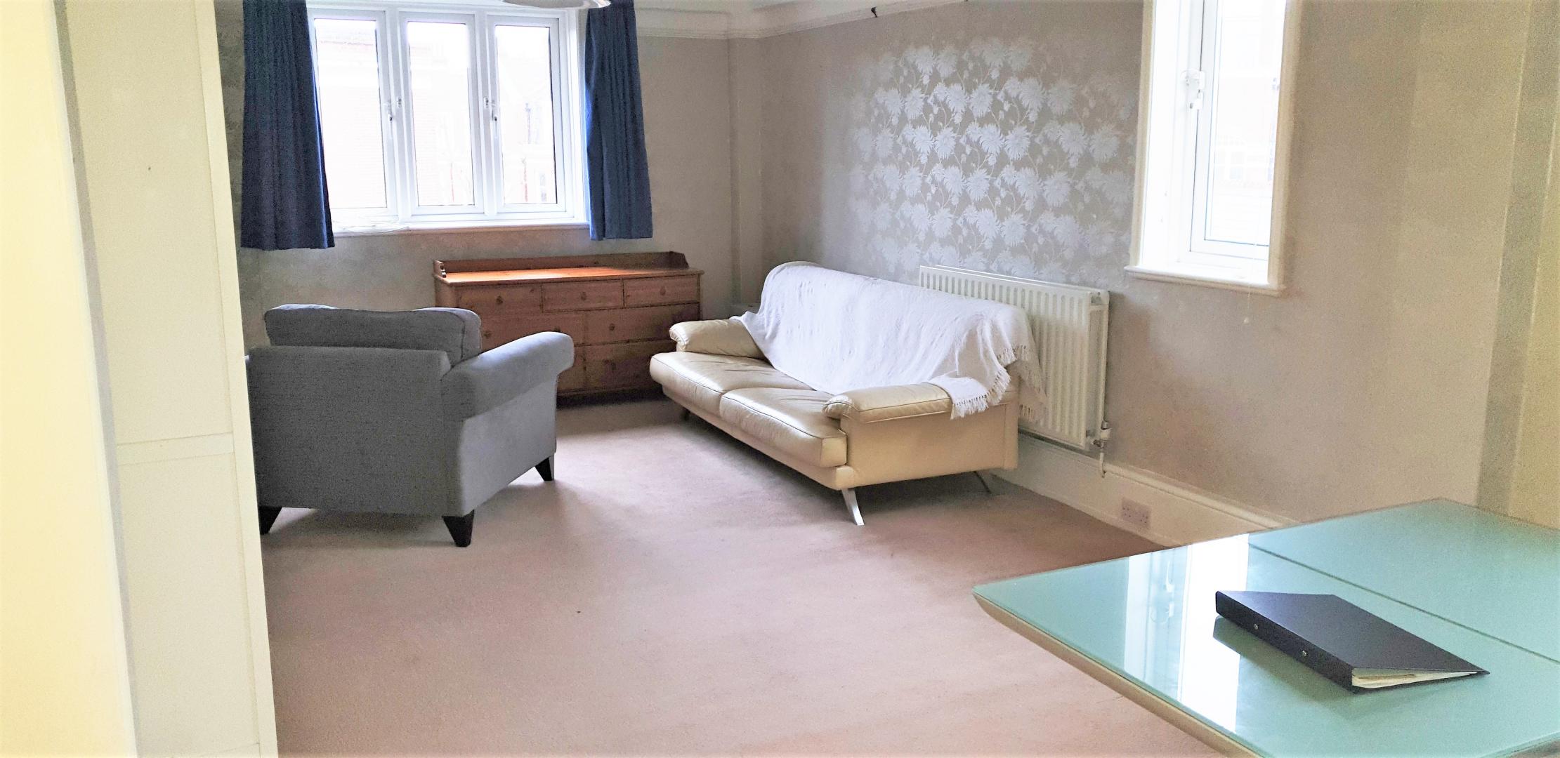 			2 Bedroom, 1 bath, 1 reception Flat			 West End Lane, WEST HAMPSTEAD