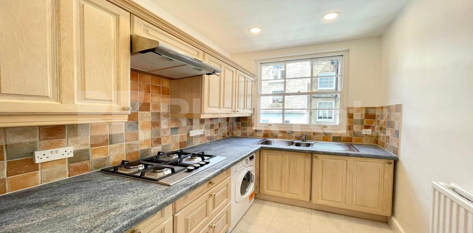 			LET , 1 Bedroom, 1 bath, 1 reception Apartment			 Winchester Street , Pimlico