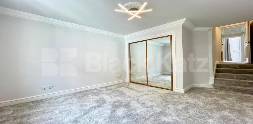 			LET , 1 Bedroom, 1 bath, 1 reception Apartment			 Winchester Street , Pimlico