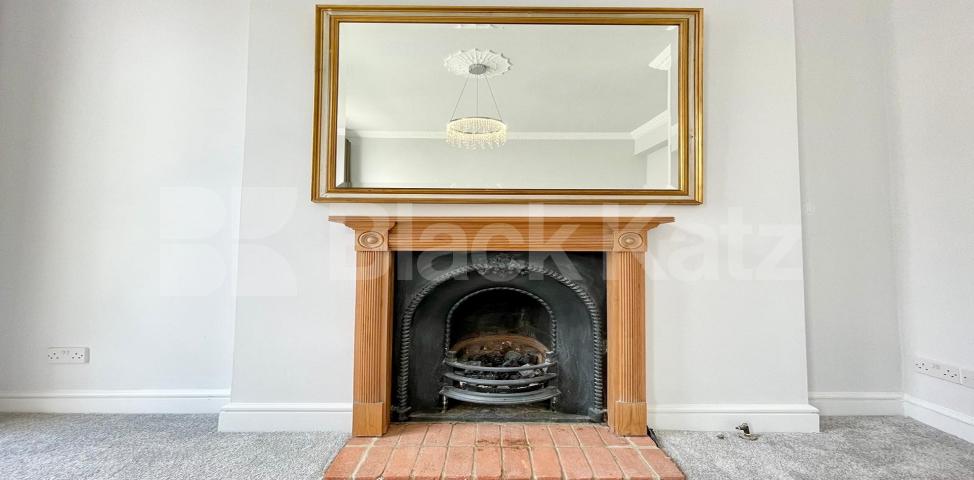 			LET , 1 Bedroom, 1 bath, 1 reception Apartment			 Winchester Street , Pimlico