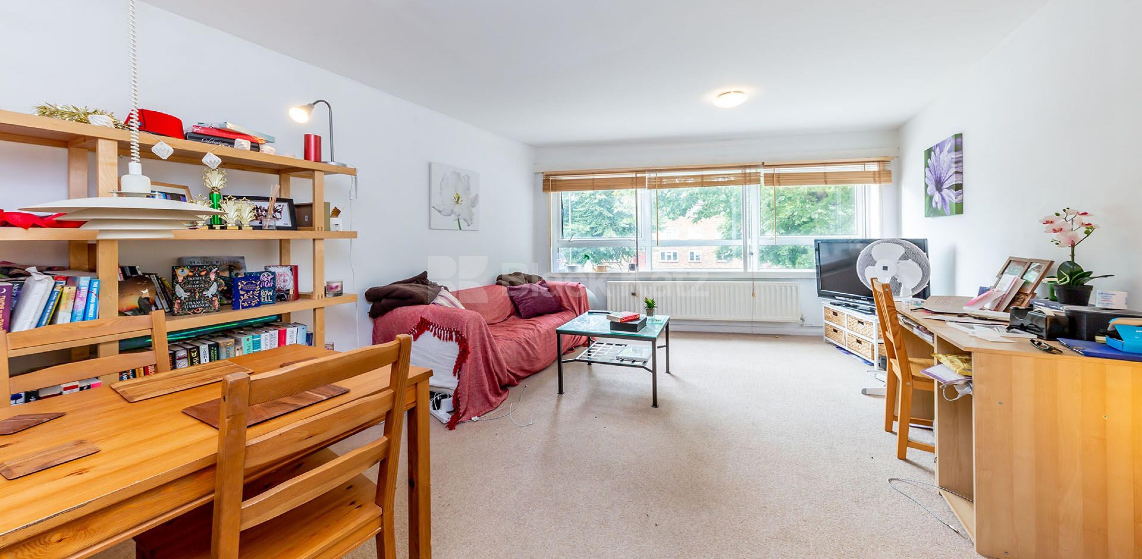 			2 Bedroom, 1 bath, 1 reception Flat			 High Road, East Finchley N2
