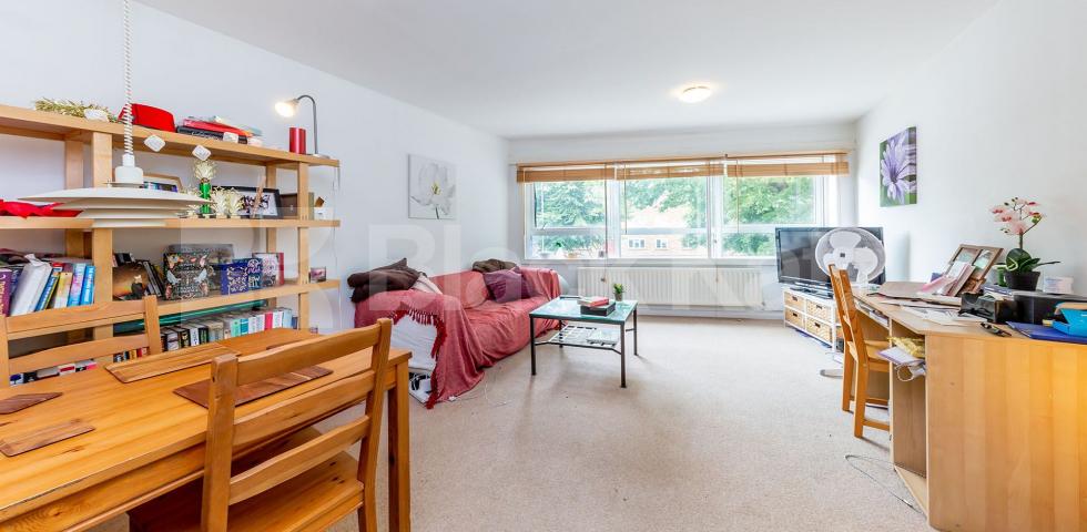 			2 Bedroom, 1 bath, 1 reception Flat			 High Road, East Finchley