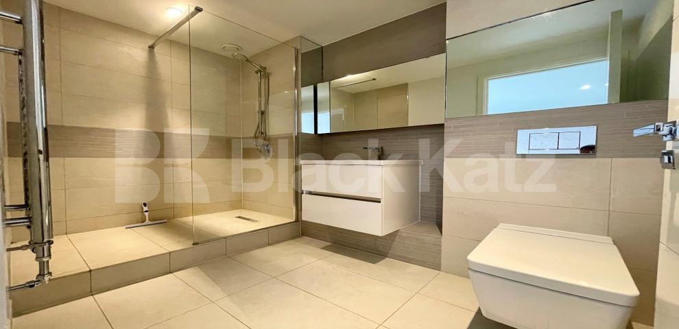 			LET , 2 Bedroom, 2 bath, 1 reception Apartment			 Royal Victoria Gardens, Marine Wharf - Whiting Way, Surrey Quays