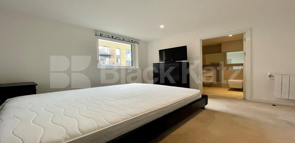 			LET , 2 Bedroom, 2 bath, 1 reception Apartment			 Royal Victoria Gardens, Marine Wharf - Whiting Way, Surrey Quays