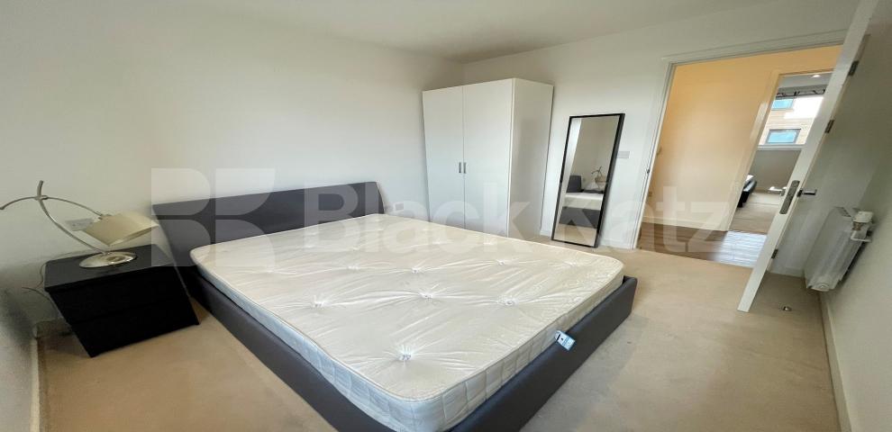 			LET , 2 Bedroom, 2 bath, 1 reception Apartment			 Royal Victoria Gardens, Marine Wharf - Whiting Way, Surrey Quays