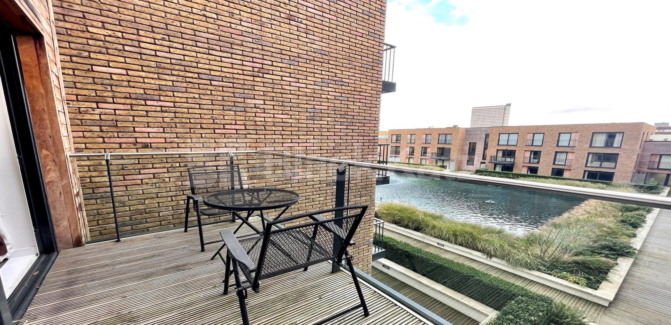 			LET , 2 Bedroom, 2 bath, 1 reception Apartment			 Royal Victoria Gardens, Marine Wharf - Whiting Way, Surrey Quays