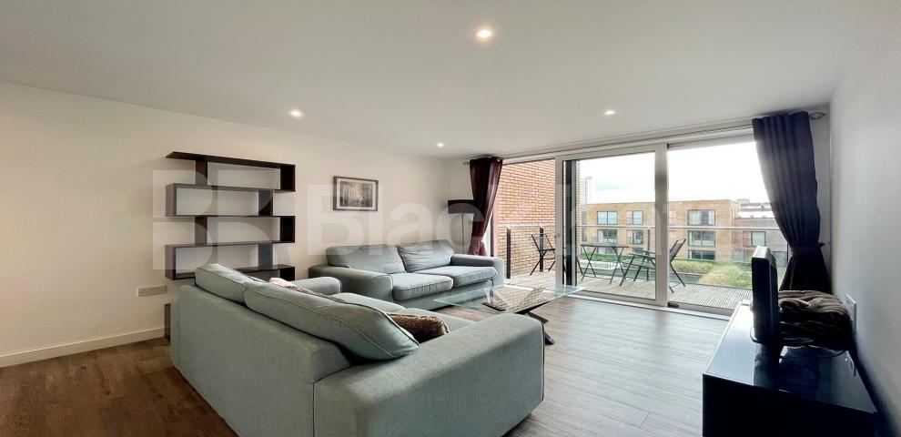 			LET , 2 Bedroom, 2 bath, 1 reception Apartment			 Royal Victoria Gardens, Marine Wharf - Whiting Way, Surrey Quays