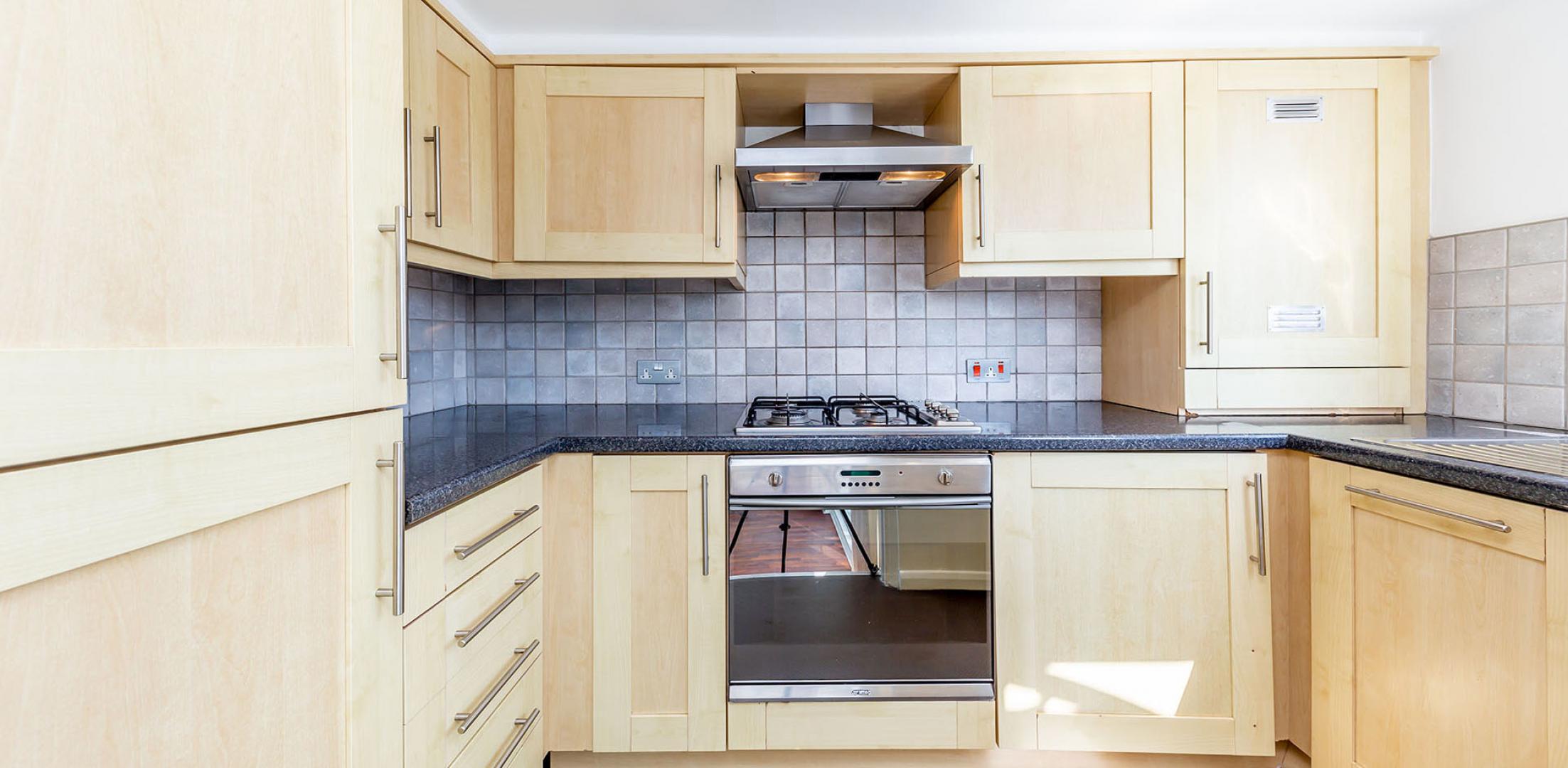 			3 Bedroom, 1 bath, 1 reception Apartment			 Stratford Villas, CAMDEN