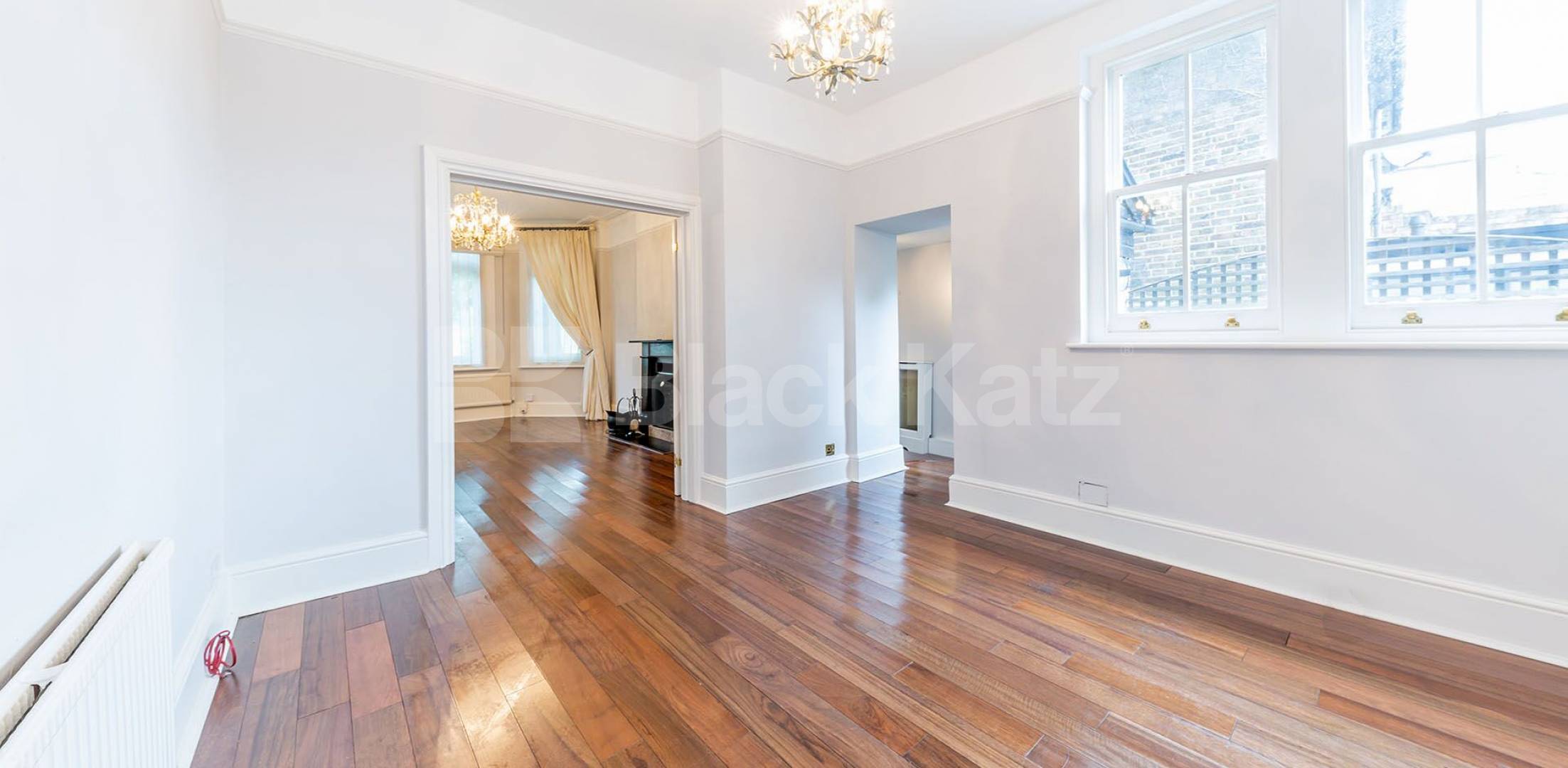 			WHOLE HOUSE WITH A GARDEN, 4 Bedroom, 1 bath, 1 reception House			 Chase Side, Enfield