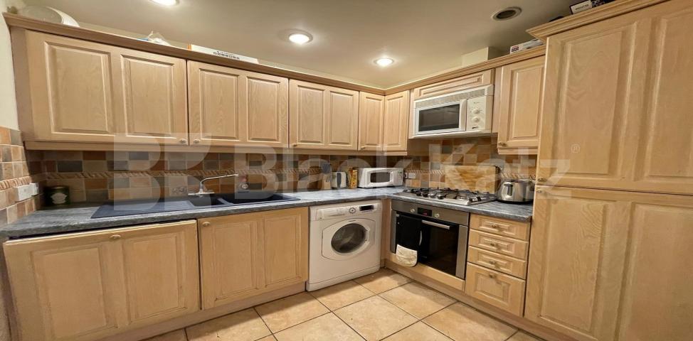 			LET, 1 Bedroom, 1 bath, 1 reception Apartment			 St. George's Square, Pimlico