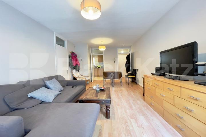 Private development with communal gardens & residents parking  Yalding Road, Bermondsey