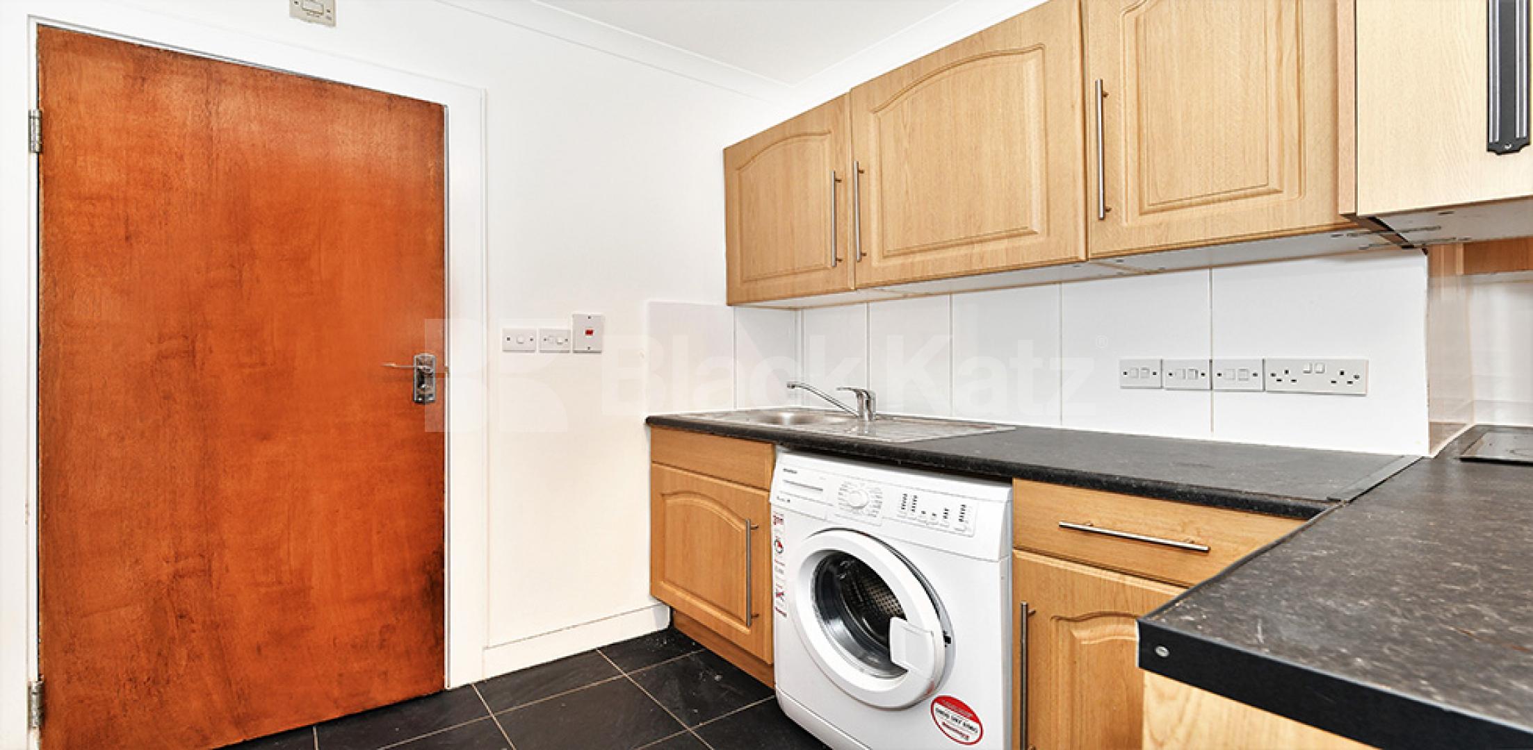			Studio Apartment, 1 bath, 1 reception Flat			 Hornsey High Street , Crouch End / Hornsey