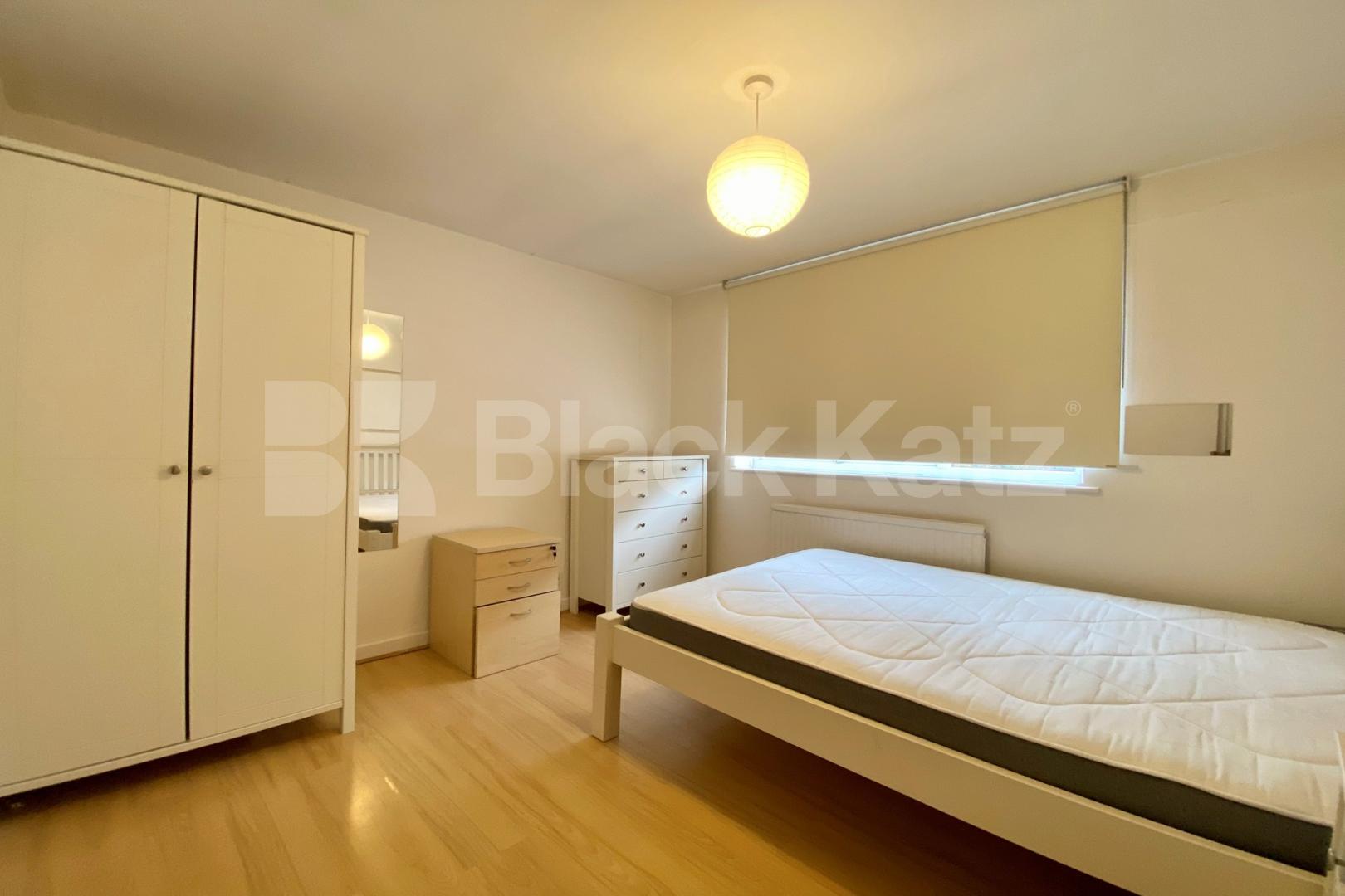 Boasting 1050 sq. ft. of living & entertaining space & sun filled roof terrace Yaldham House Old Kent Road, Elephant and Castle/Borough