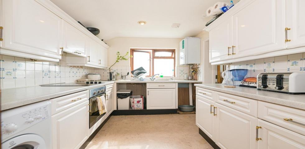 			3 Bedroom, 1 bath, 1 reception Flat			 Dollis Hill Lane, DOLLIS HILL