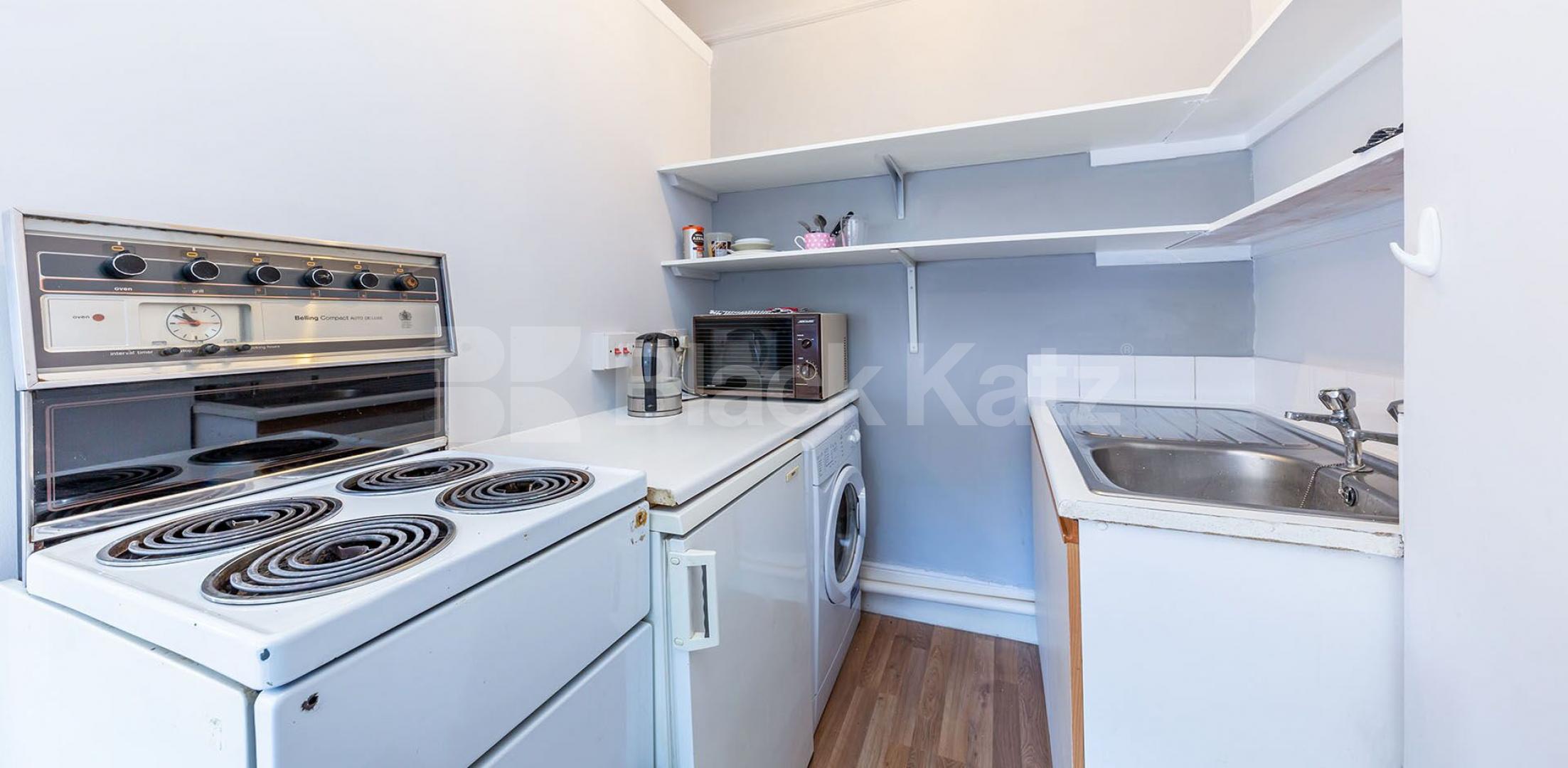			Studio Apartment, 1 bath, 0 reception Flat			 Muswell Avenue , Muswell Hill
