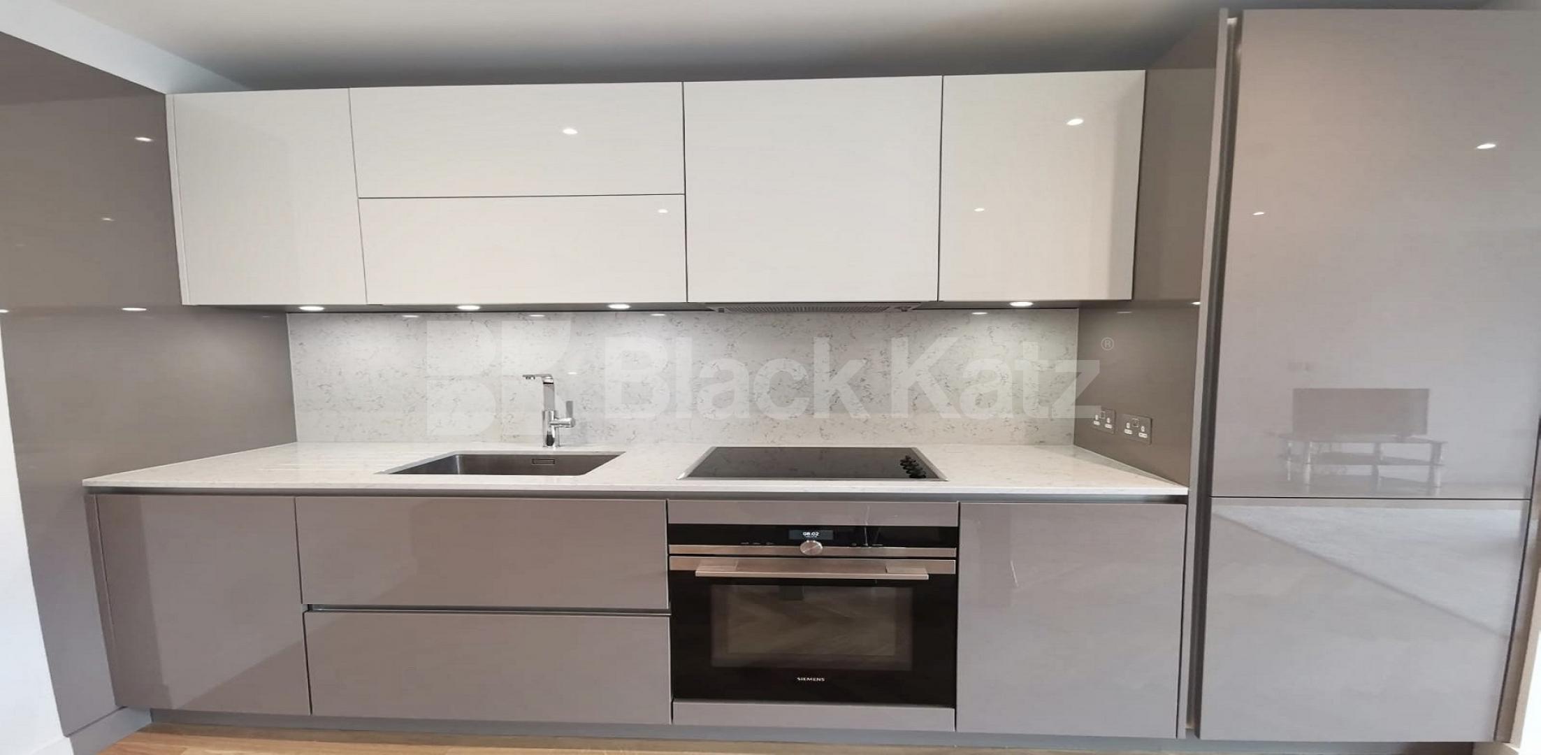 			UNDER OFFER , 1 Bedroom, 1 bath, 1 reception Apartment			 Southwark Bridge Road, Elephant and Castle