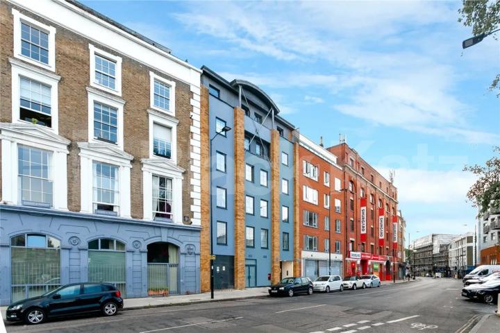 2 bedroom 2 bath apartment within a contemporary modern building  York Way, Camden / Caledonian Road