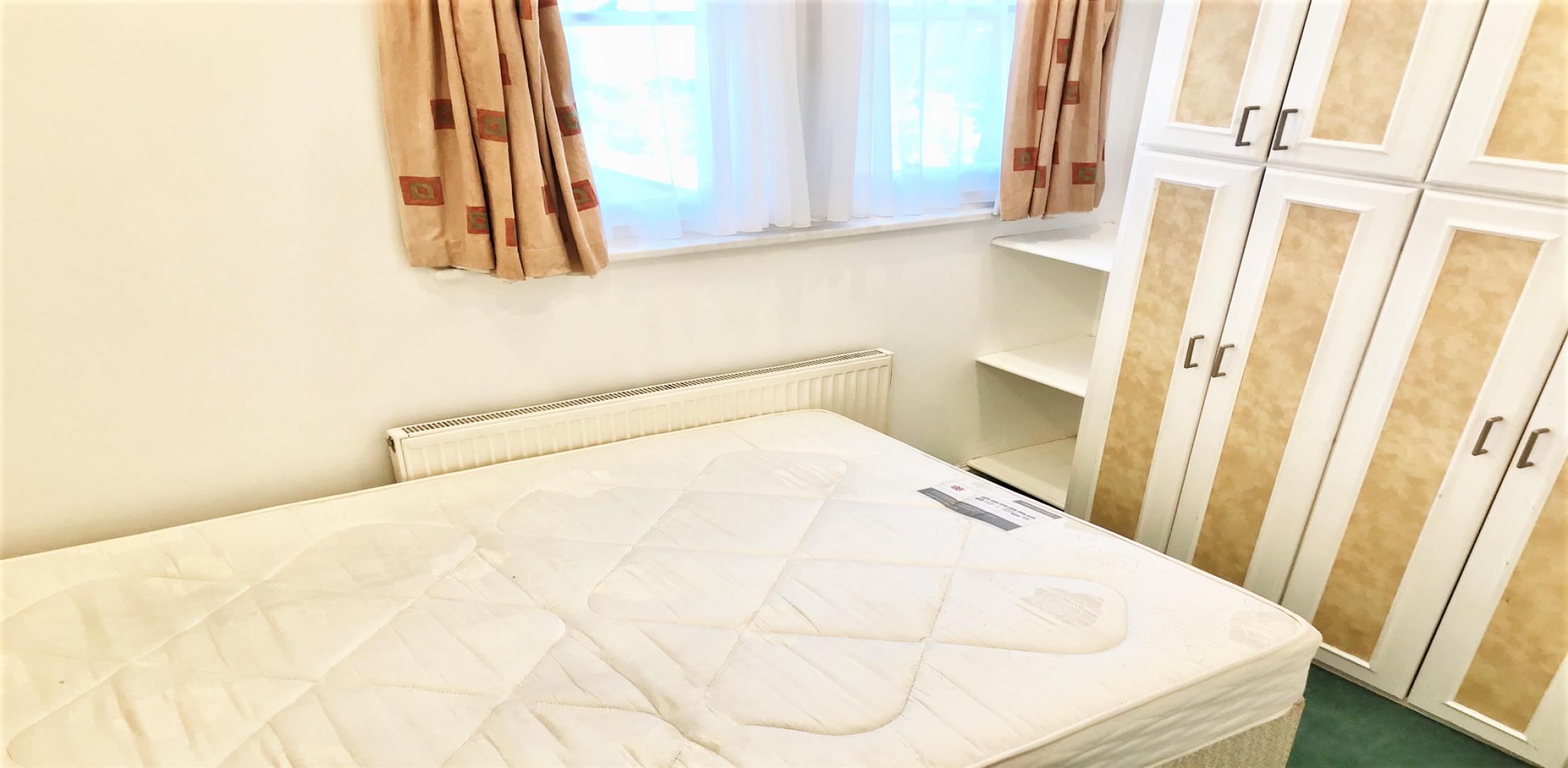 			1 Bedroom, 1 bath, 1 reception Apartment			 Howitt Road, BELSIZE PARK