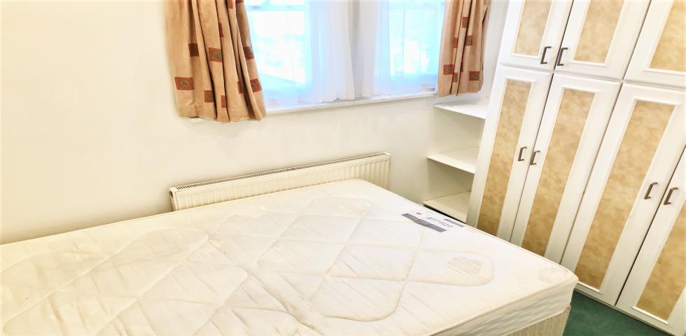			1 Bedroom, 1 bath, 1 reception Apartment			 Howitt Road, BELSIZE PARK