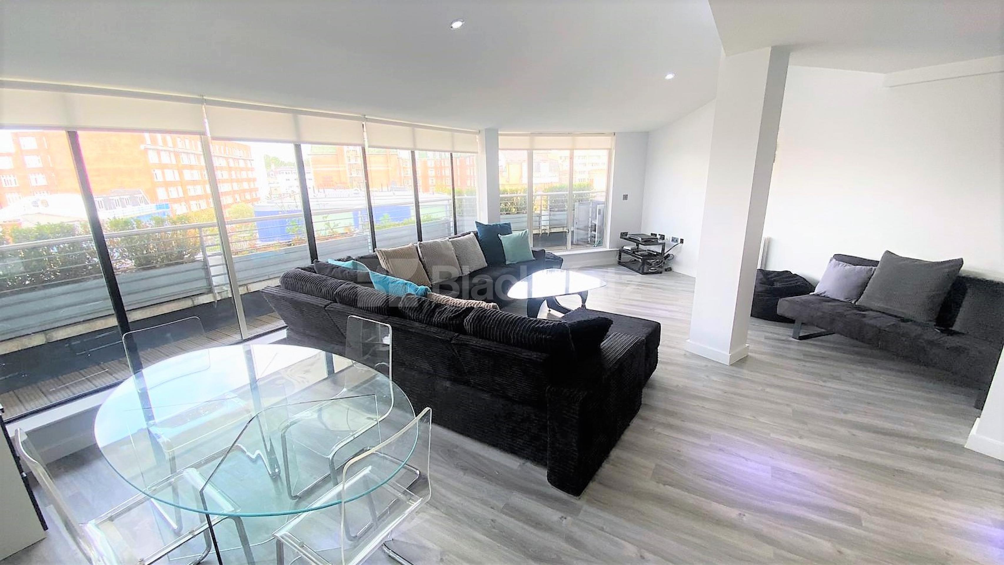 			MINUTES TO HYDE PARK!, 3 Bedroom, 2 bath, 1 reception House			 Inverness Terrace, BAYSWATER-HYDE PARK W2