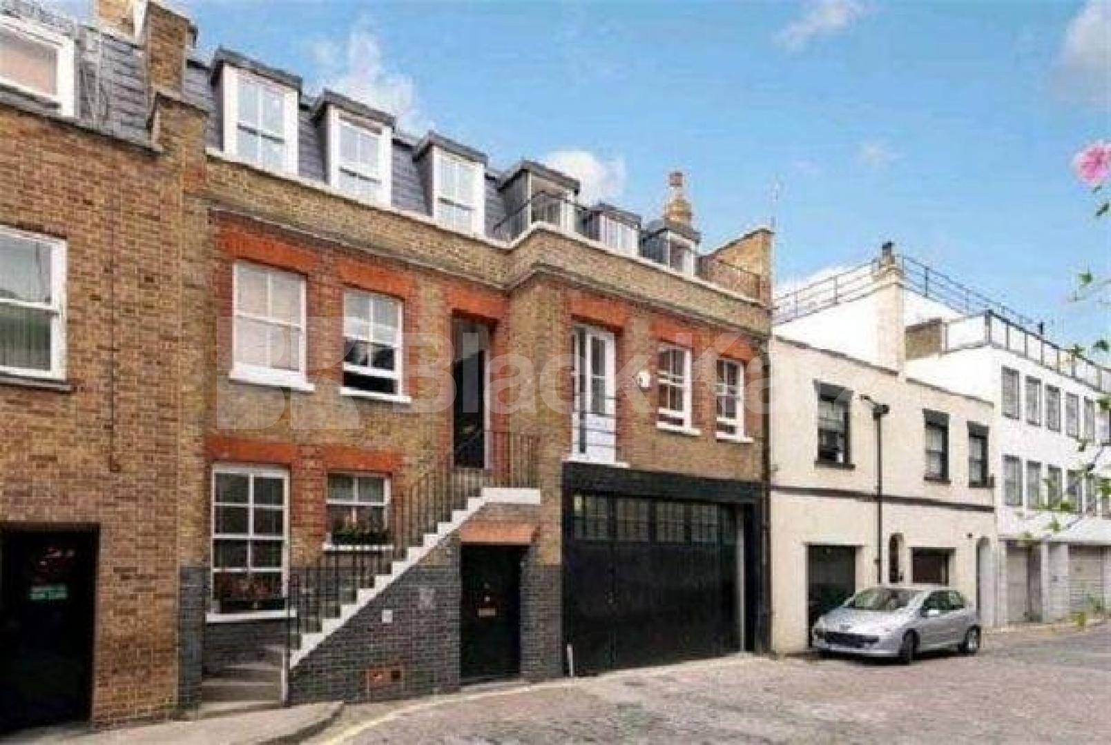 Stunning spacious two bed in central zone 1 location mins to park & tube Weymouth Mews, Marylebone
