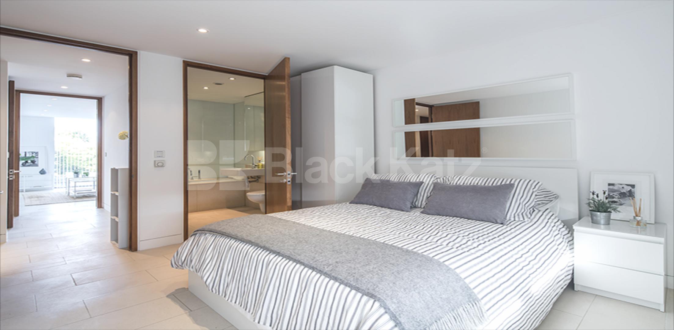 			MINUTES TO REGENTS PARK & PRIMROSE HILL!, 2 Bedroom, 1 bath, 1 reception Flat			 Lattitude House, Oval Road, CAMDEN / REGENTS PARK