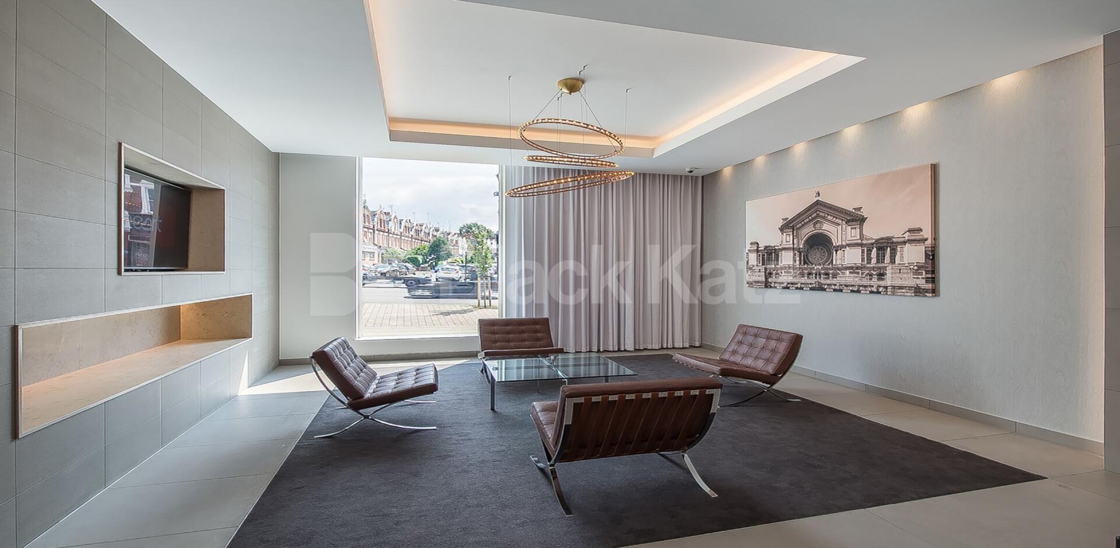 			New Instruction! Private balcony! , 2 Bedroom, 1 bath, 1 reception Apartment			 Smithfield Square , Crouch End / Hornsey