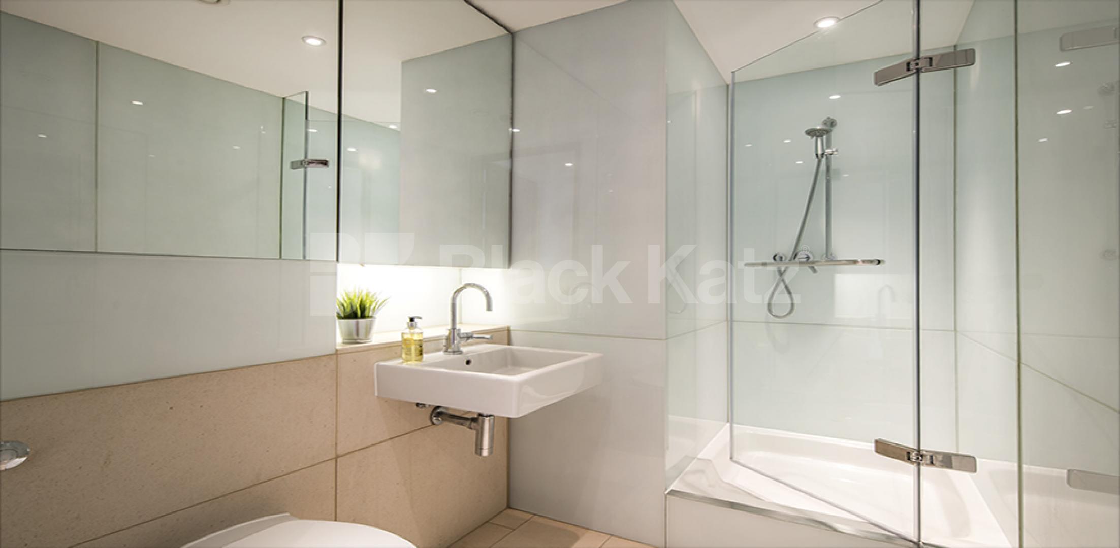 			MINUTES TO REGENTS PARK & PRIMROSE HILL!, 2 Bedroom, 1 bath, 1 reception Flat			 Lattitude House, Oval Road, CAMDEN / REGENTS PARK