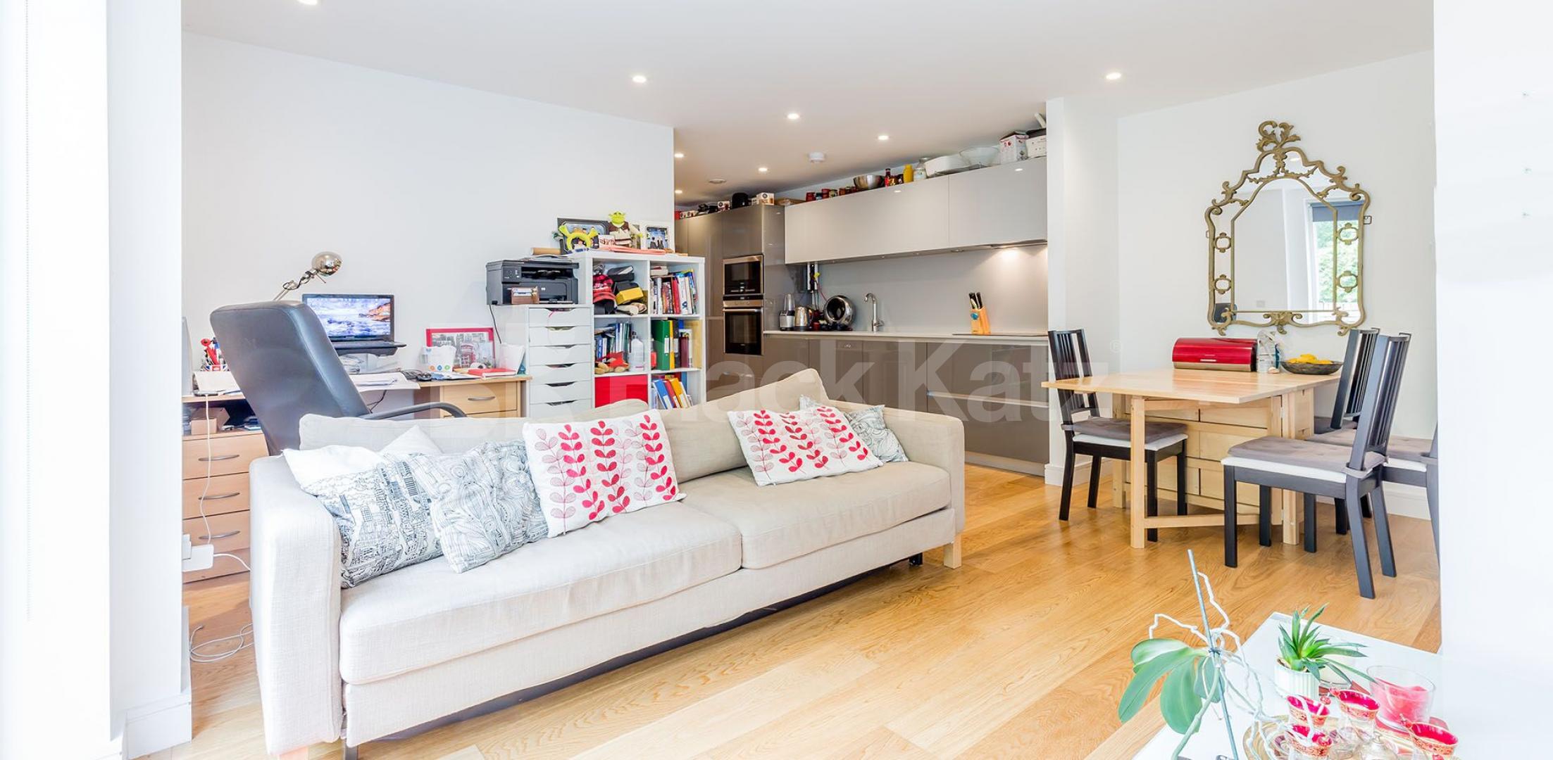 			2 BED / 2 BATH IN RUSSELL SQUARE , 2 Bedroom, 2 bath, 1 reception Flat			 Sidmouth Street, RUSSELL SQUARE
