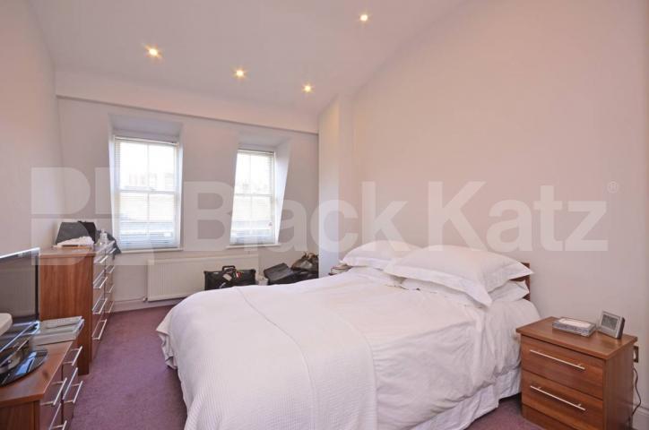 Stunning spacious two bed in central zone 1 location mins to park & tube Weymouth Mews, Marylebone