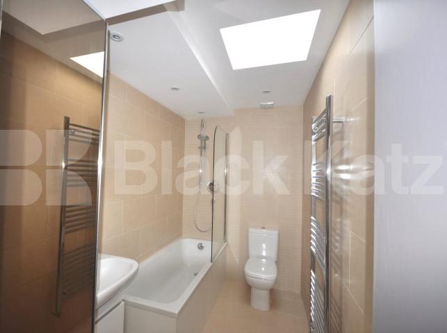 Stunning spacious two bed in central zone 1 location mins to park & tube Weymouth Mews, Marylebone