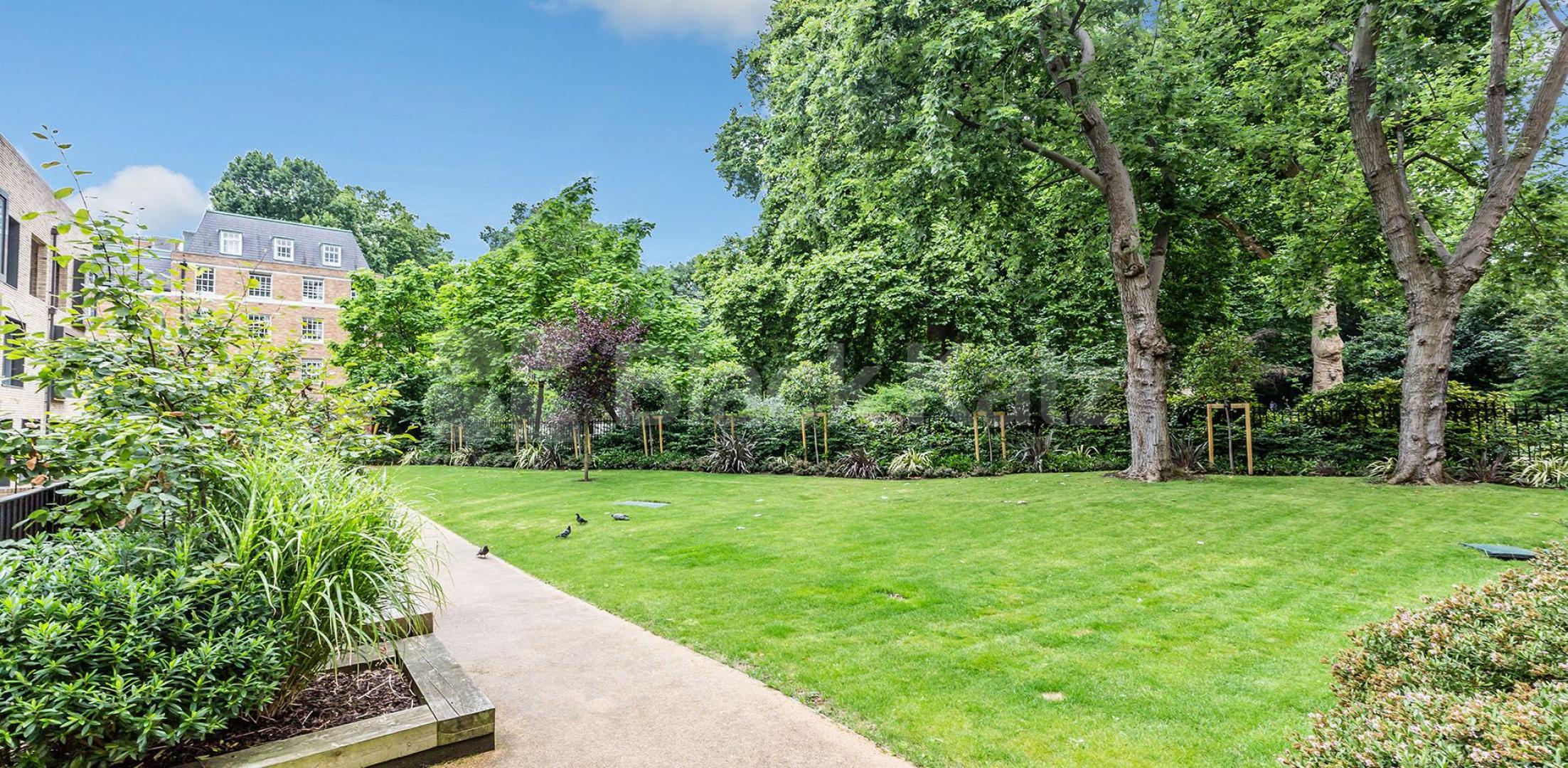 			2 BED / 2 BATH IN RUSSELL SQUARE , 2 Bedroom, 2 bath, 1 reception Flat			 Sidmouth Street, RUSSELL SQUARE