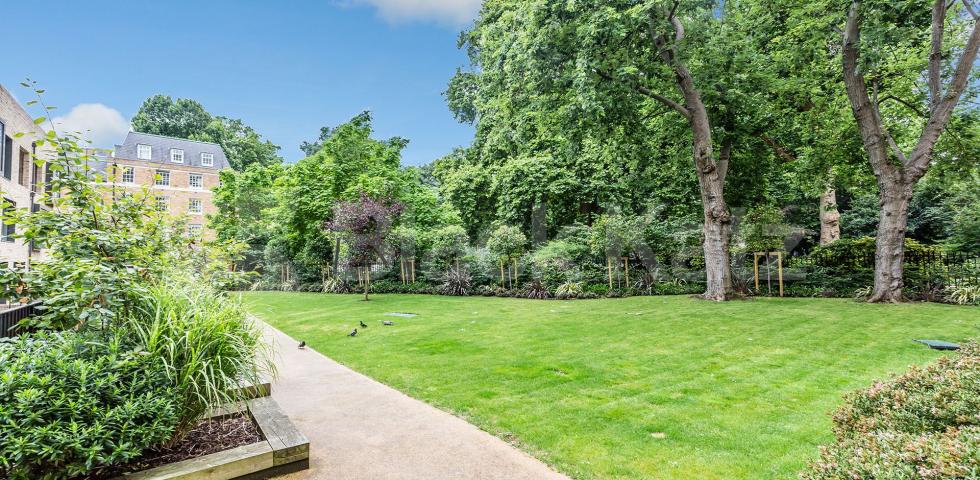 			2 BED / 2 BATH IN RUSSELL SQUARE , 2 Bedroom, 2 bath, 1 reception Flat			 Sidmouth Street, RUSSELL SQUARE