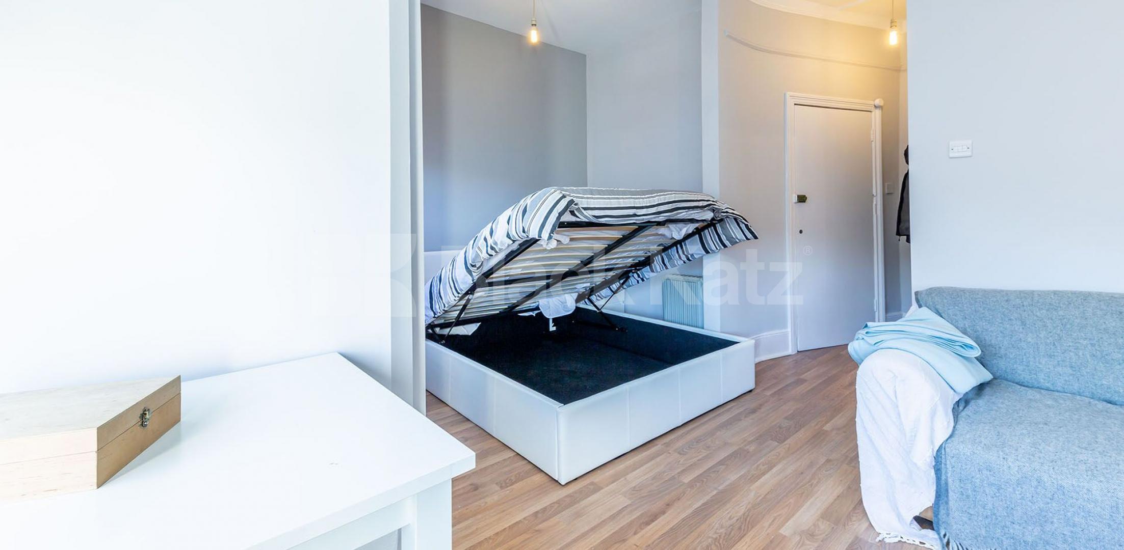 			Studio Apartment, 1 bath, 0 reception Flat			 Muswell Avenue , Muswell Hill